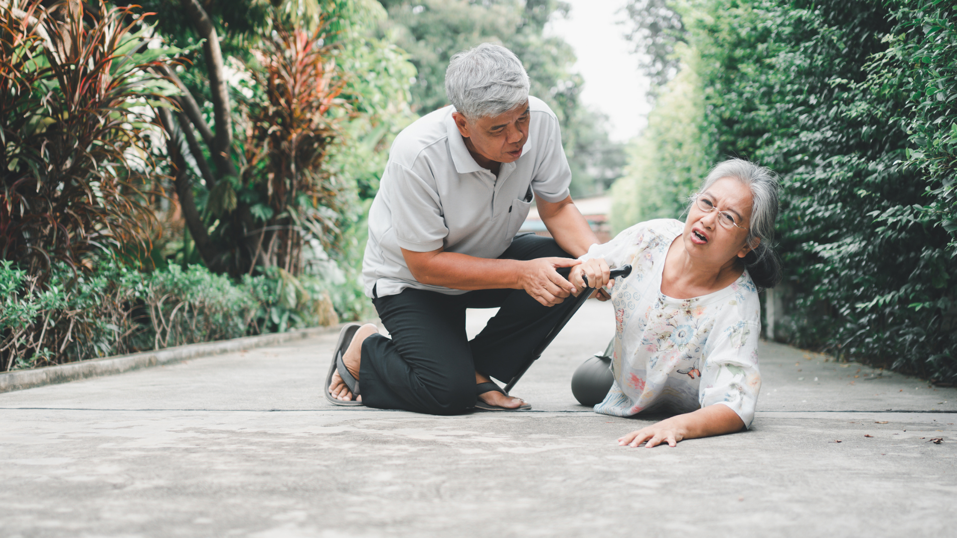 Best Physiotherapy for Fall Prevention near Coco County: Expert Senior Care at Prem Advance Physiotherapy, Greater Noida West​